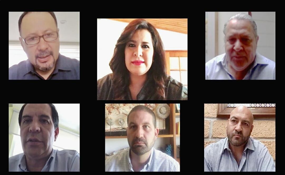 FOTO: conferencia del CCE; al centro Laura González, su presidenta.