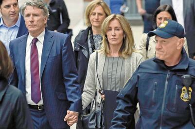 Felicity Huffman pagó 15 mil dólares como soborno  