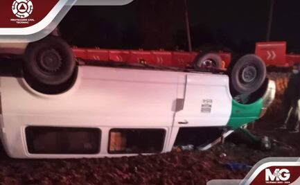 Vuelca combi en la México-Pachuca; hay dos heridos