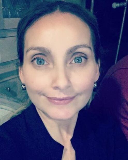 Elizabeth Álvarez comparte foto sin maquillaje 