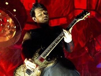 El guitarrista de Rammstein que siempre ha buscado a su madre