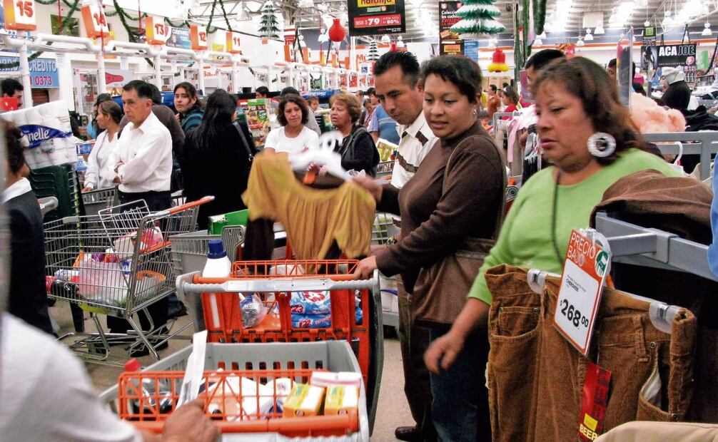 El componente que evalúa la opinión sobre la situación económica de los integrantes del hogar reportó un descenso mensual de 0.5 puntos. Foto: Archivo | El Universal
