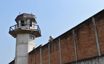 Desalojan penal femenil de Atlacholoaya en Cuernavaca; trasladan convoy de internas a nueva cárcel