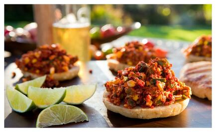 #RECETA de arepas rellenas de chile, chorizo ​​y maíz