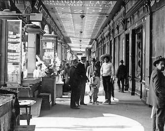 El que come, bebe y canta…