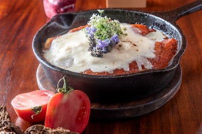 Receta de chile meco relleno de queso cotija