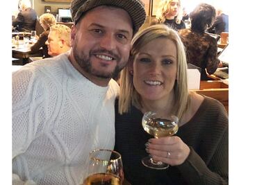 Encuentran en Londres a pareja que perdió anillo de compromiso en NY