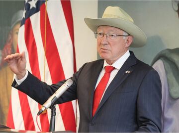 Ken Salazar destaca acusación de EU contra el "Z40" y "Z42"; desde prisión controlan Cártel del Noreste, señala