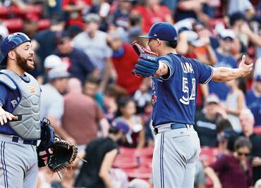 Osuna llega a 80 salvamentos