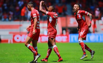 Toluca aplasta al Monterrey en el Nemesio Diez