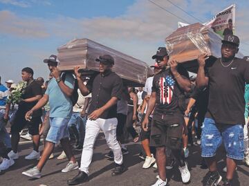 Entierran a menores asesinados en Ecuador; 16 militares, implicados