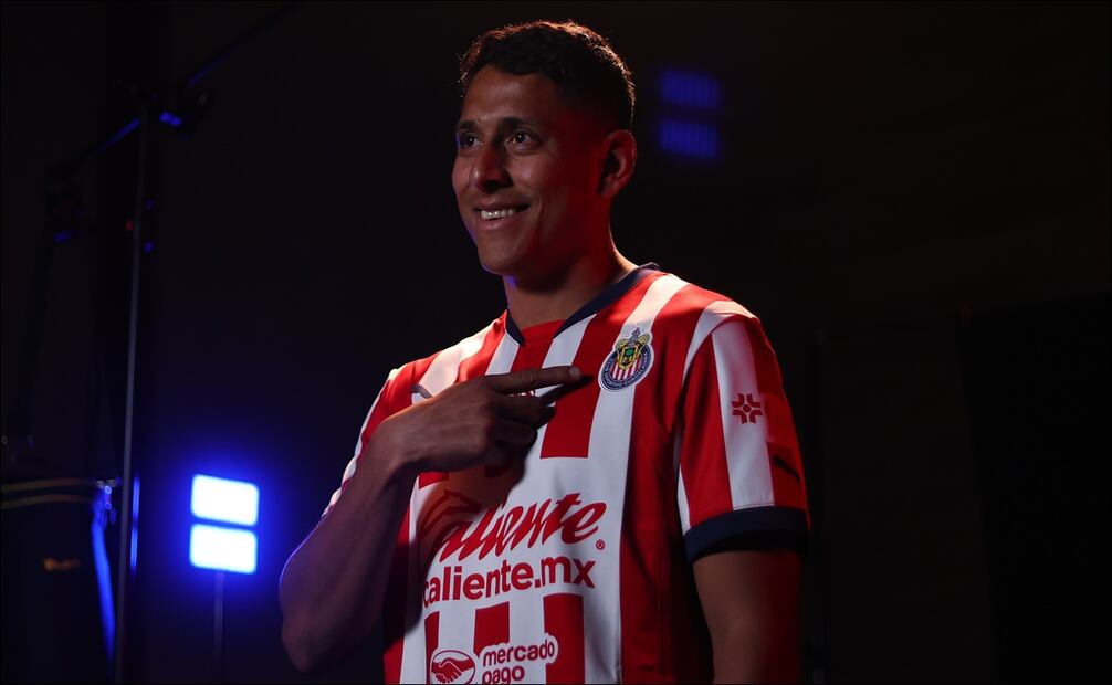 Chivas hizo oficial el fichaje de Luis Romo; es su tercer refuerzo para el Clausura 2025 / FOTO: @Chivas