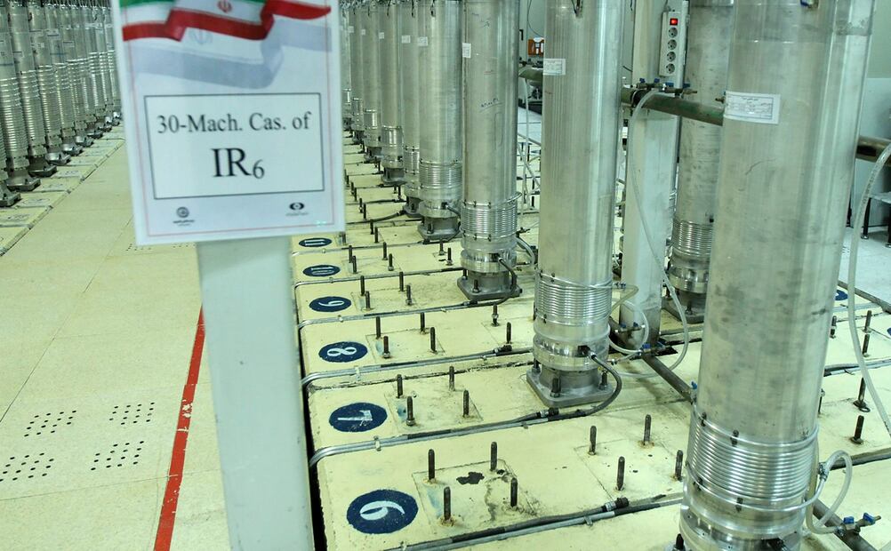 Imagen difundida el 5 de noviembre de 2019 por la Organización de Energía Atómica de Irán muestra centrifugadoras en las instalaciones Natanz de enriquecimiento de uranio en el centro de la República Islámica. Foto: AP
