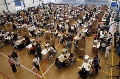 Con 99.9% del escrutinio, gana "no" en plebiscito colombiano