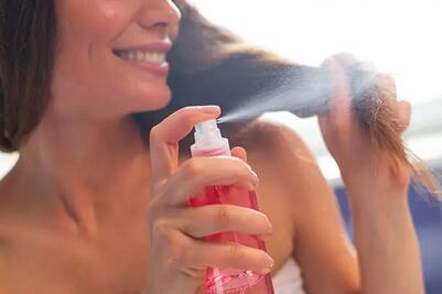 Estos son los beneficios del agua micelar para tu cabello