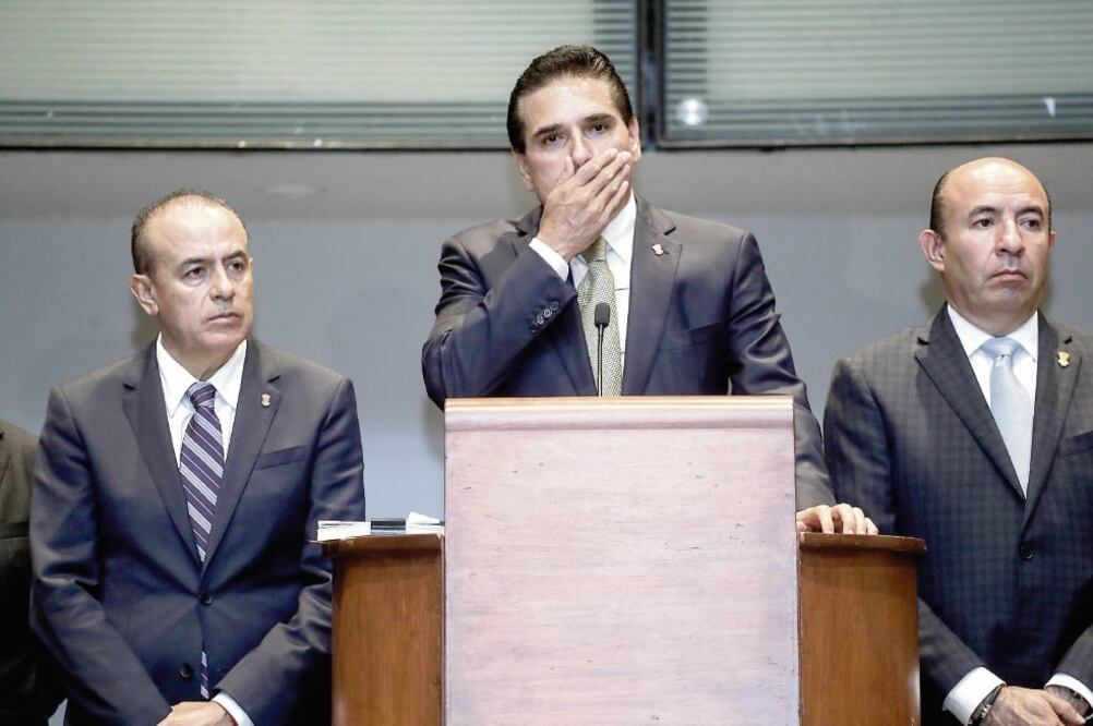 El gobernado de Michoacán, Silvano Aureoles, acusó de “injusto” que los maestros de la Federación reciban a tiempo su pago y los estatales con atraso. Foto: GERMÁN ESPINOSA. ELUNIVERSAL