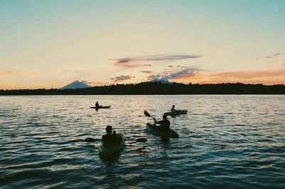 Pasea en kayak por la laguna de Acuitlapilco en Tlaxcala