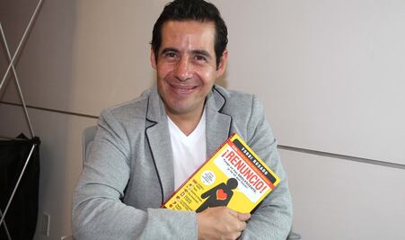 Netflix adaptará libro de Yordi Rosado en serie juvenil 