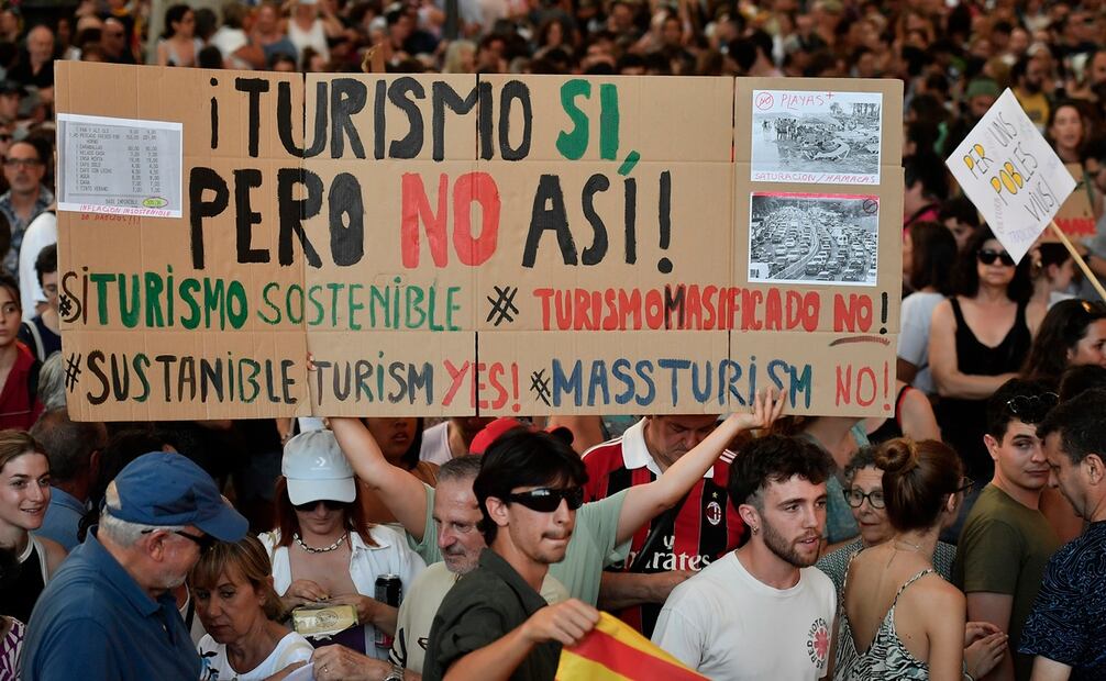 Según representantes del gobierno central, en las Baleares unas 12 mil personas protestaron y medios locales indicaron que los organizadores registraron 50 mil participantes. Foto: EFE / MIQUEL A. BORRÀS.