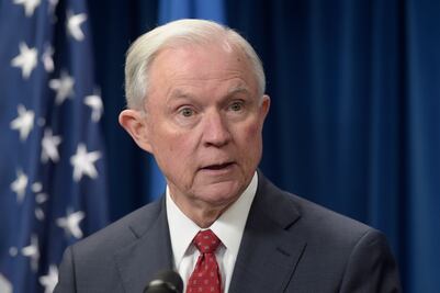 Jeff Sessions condena filtración de llamada entre Trump y Peña Nieto