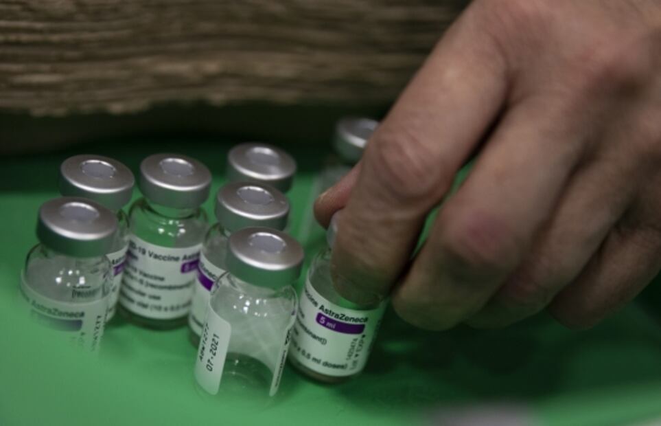 AstraZeneca: Expertos hablan de la vacuna contra el Covid-19 suspendida