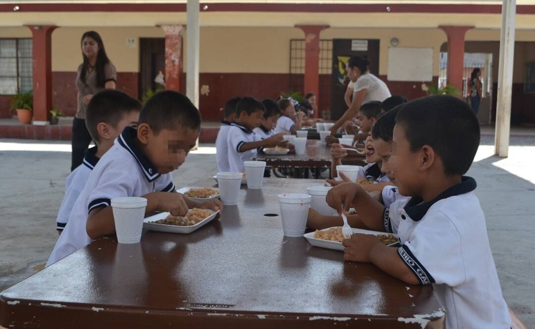 En escuelas de tiempo completo ubicadas en zonas marginadas, se ofrecía el servicio de alimentación / Foto: Archivo. EL UNIVERSAL 