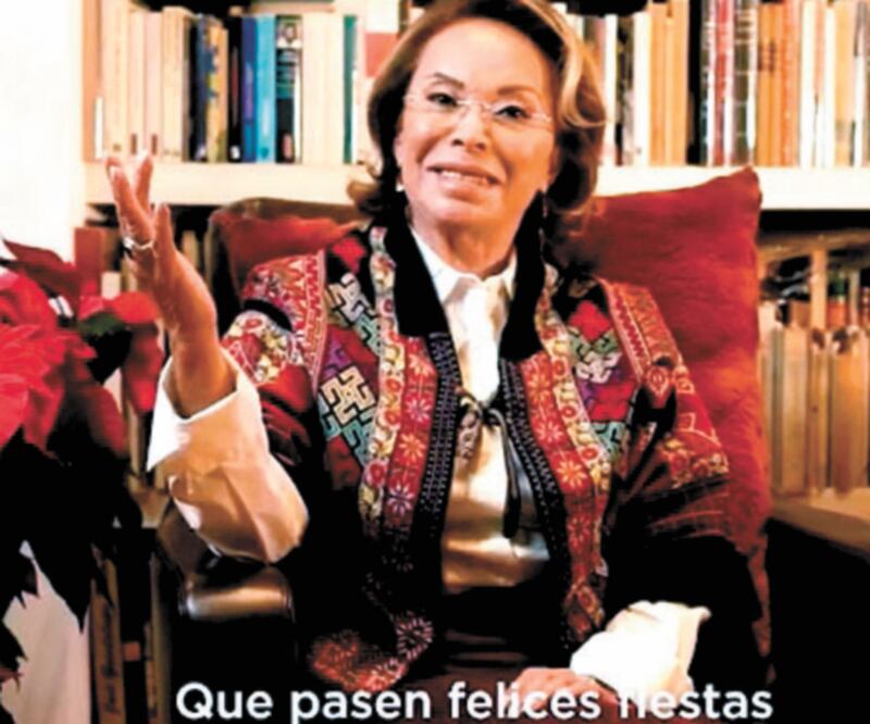 Elba Esther Gordillo deseó felices fiestas y exitoso año nuevo a los maestros en su video. Foto: ESPECIAL