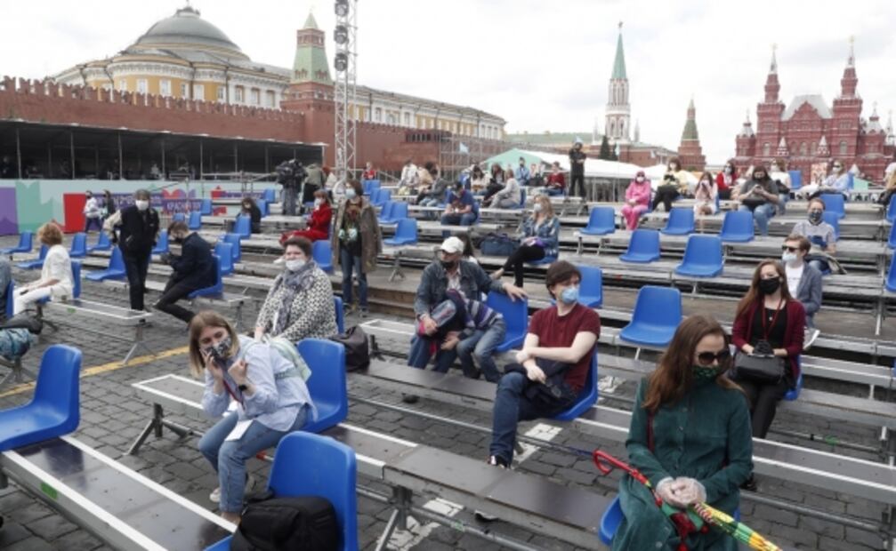 En plena cuarentena, realizan feria del libro en Moscú