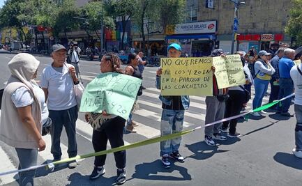 Vecinos bloquean Eje Central; rechazan reubicación del espacio 420 en Plaza de la Concepción