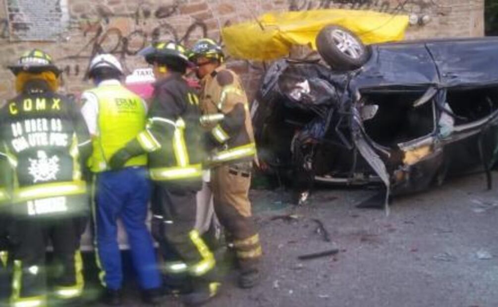 Van 30 heridos por choque entre microbús y autos en Cuautepec