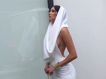 Ary Tenorio enciende Instagram con vestido ajustado con capucha