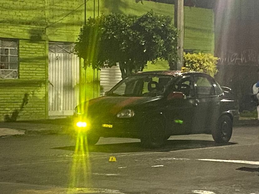 La víctima fue ejecutada cuando manejaba un automóvil en calles de la colonia Adolfo López Mateos. (Foto: Juan Carlos Williams y Valente Rosas)