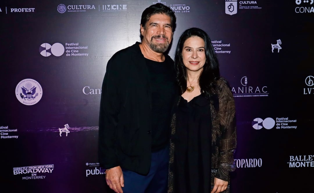 A su paso por la alfombra del festival, Alberto Estrella y Arcelia Ramírez; la actriz dijo que los cortometrajes le permiten mayor libertad creativa. Foto: FC Monterrey
