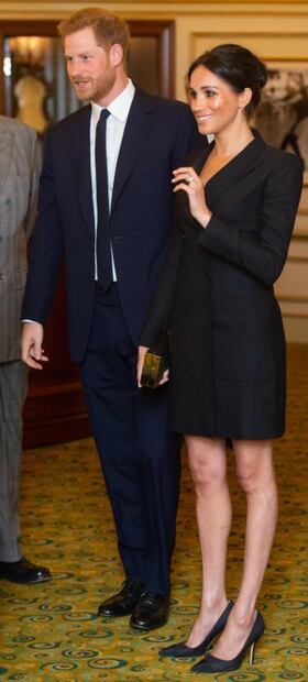 ¿Meghan Markle rompe el protocolo con un minivestido?