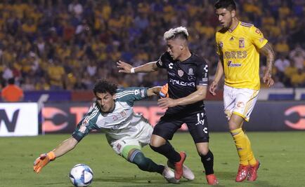 Brian Fernández le anotó “casi” dos goles a Nahuel
