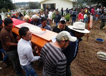 Crónica. Tras sismo, lo despiden con jersey de Diablos