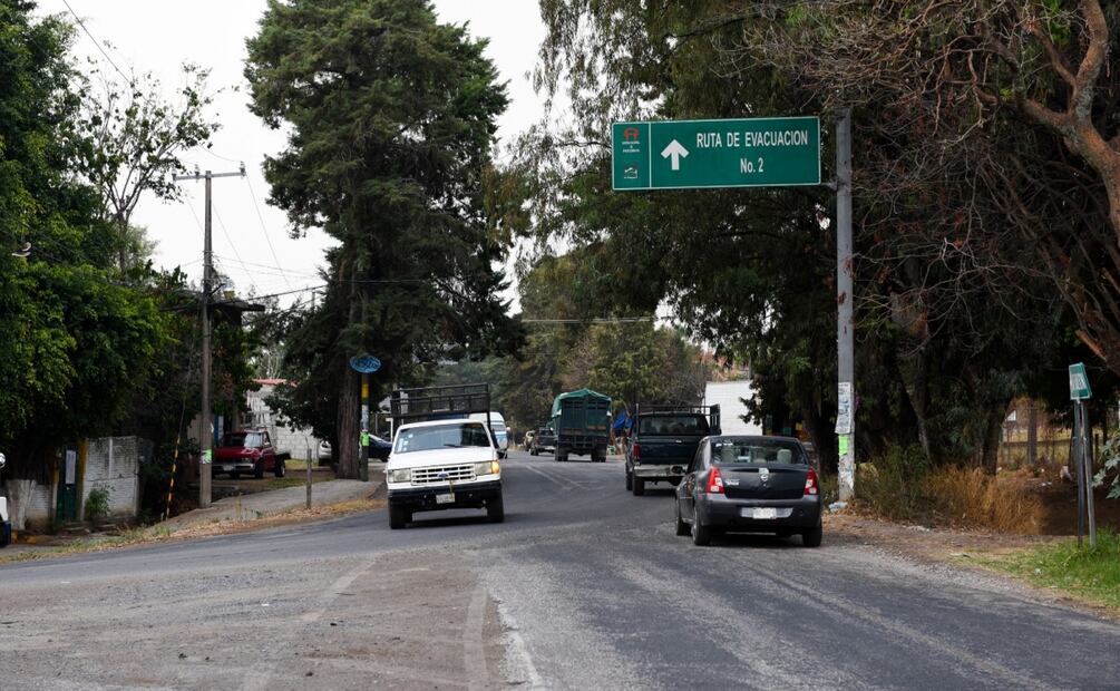 La gobernadora Margarita González Saravia dio el banderazo de arranque a la obra de conservación de la carretera Yecapixtla–Ocuituco. Foto: Especial