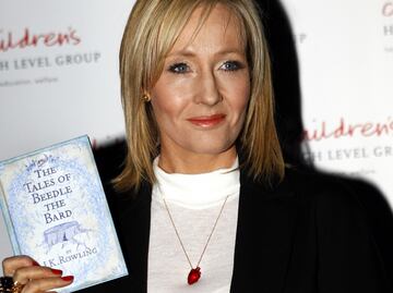 "Tú eres la siguiente", amenazan a J.K. Rowling, tras muestra de apoyo a Salman Rushdie
