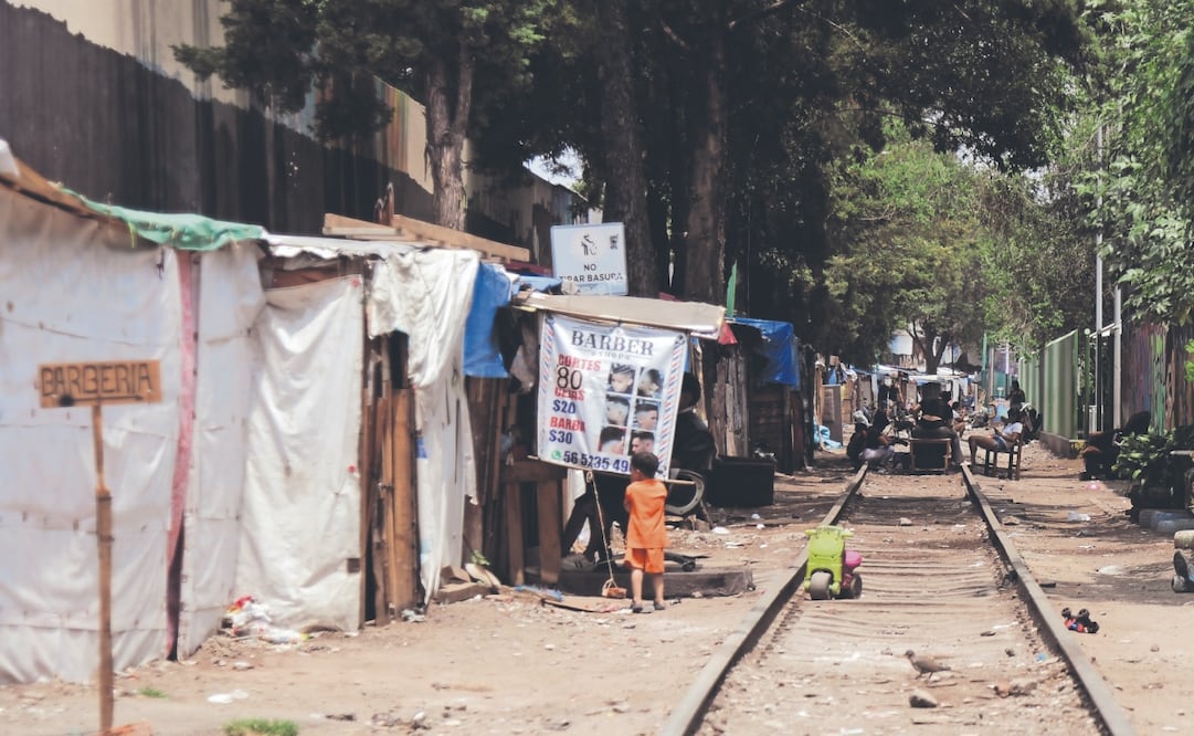 El Gobierno capitalino continúa con el trabajo para convencer a la gente del campamento de Vallejo para que se vaya a albergues, expuso César Cravioto. ARCHIVO EL UNIVERSAL