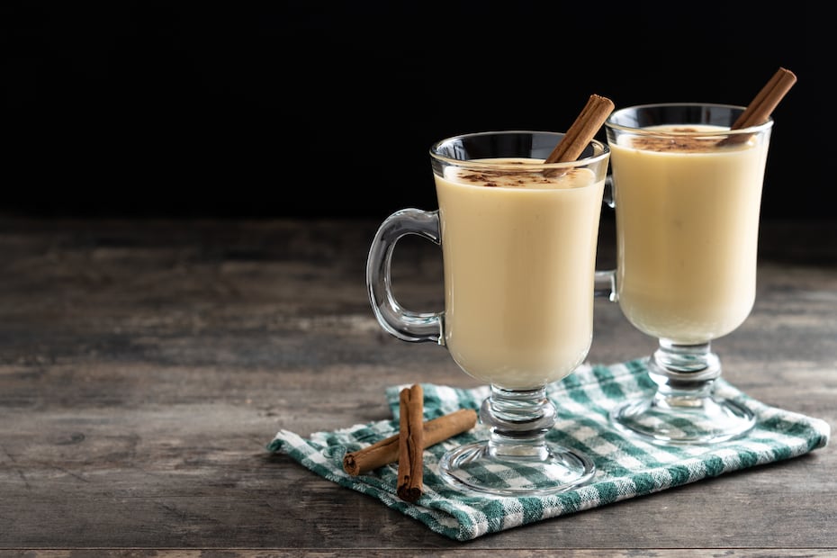 El atole de avena mezcla fibra, prebióticos y nutrientes esenciales. Foto: Freepik