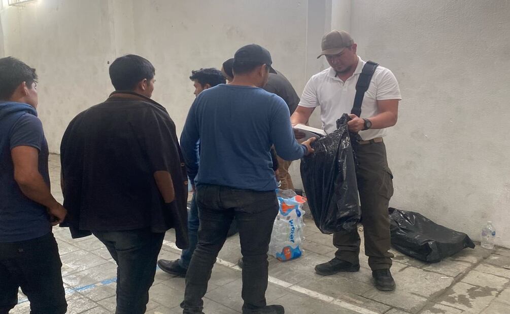 En Coahuila, localizan a 226 migrantes en un tractocamión. Foto: Especial