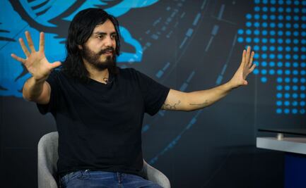 “Reconectar con el placer para sanar”: César Galicia, sexólogo y novelista 