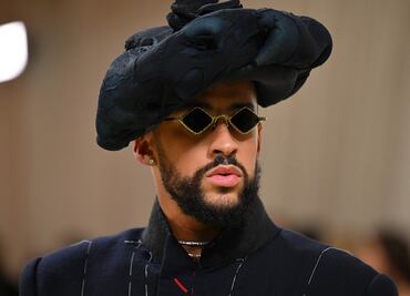 Bad Bunny llega a la Met Gala con increíble traje de Margiela