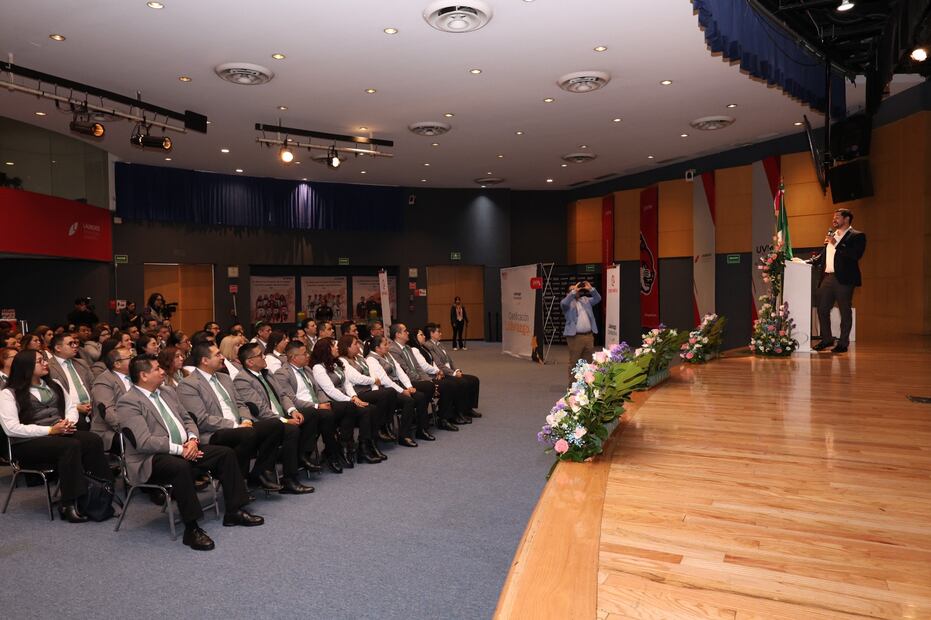 A la inauguración del evento académico asistieron algunos gerentes de Grupo Elektra que tomarán esta capacitación en liderazgo. Foto: Grupo Elektra