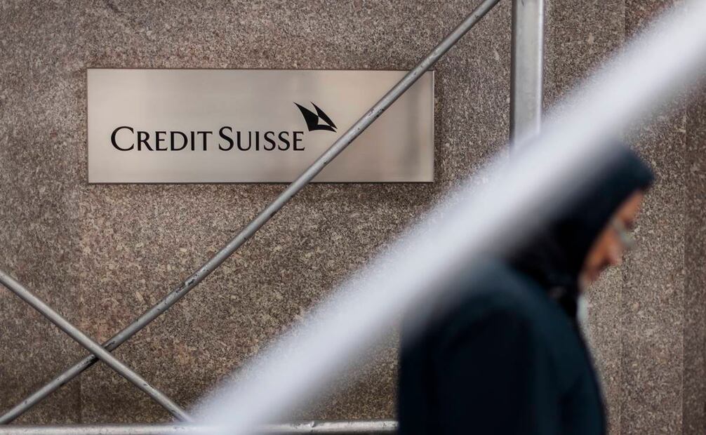 Las acciones de Credit Suisse subieron el 16 de marzo cuando los inversores reaccionaron a la noticia de que el banco central de Suiza iba a prestar dinero al banco. Foto: Justin Lane/EFE 