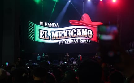 Mi Banda el Mexicano convierte la explanada del Monumento a la Revolución en pista de baile; enciende con sus temas más emblemáticos