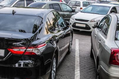 Aseguran 50 vehículos robados en Puebla; hallan inmueble que funcionaba como punto de resguardo de unidades