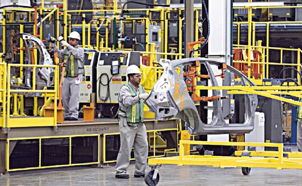 Reportan un recorte de sus platillas laborales durante noviembre de 2024, entre las que destacan: la fabricación de maquinaria y equipo. Foto: archivo 