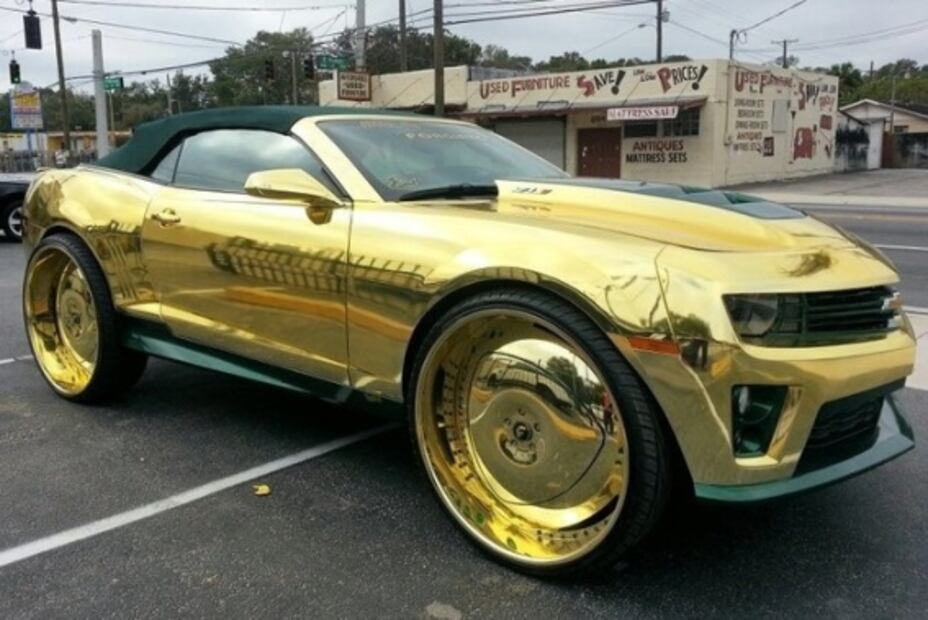 Estos autos cubiertos de oro son los más caros y extravagantes