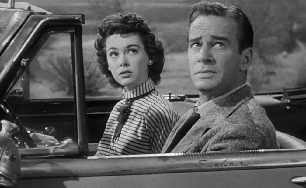 Richard Carlson y Barbara Rush en Llegaron de otro mundo (1953). Foto: IMDb.